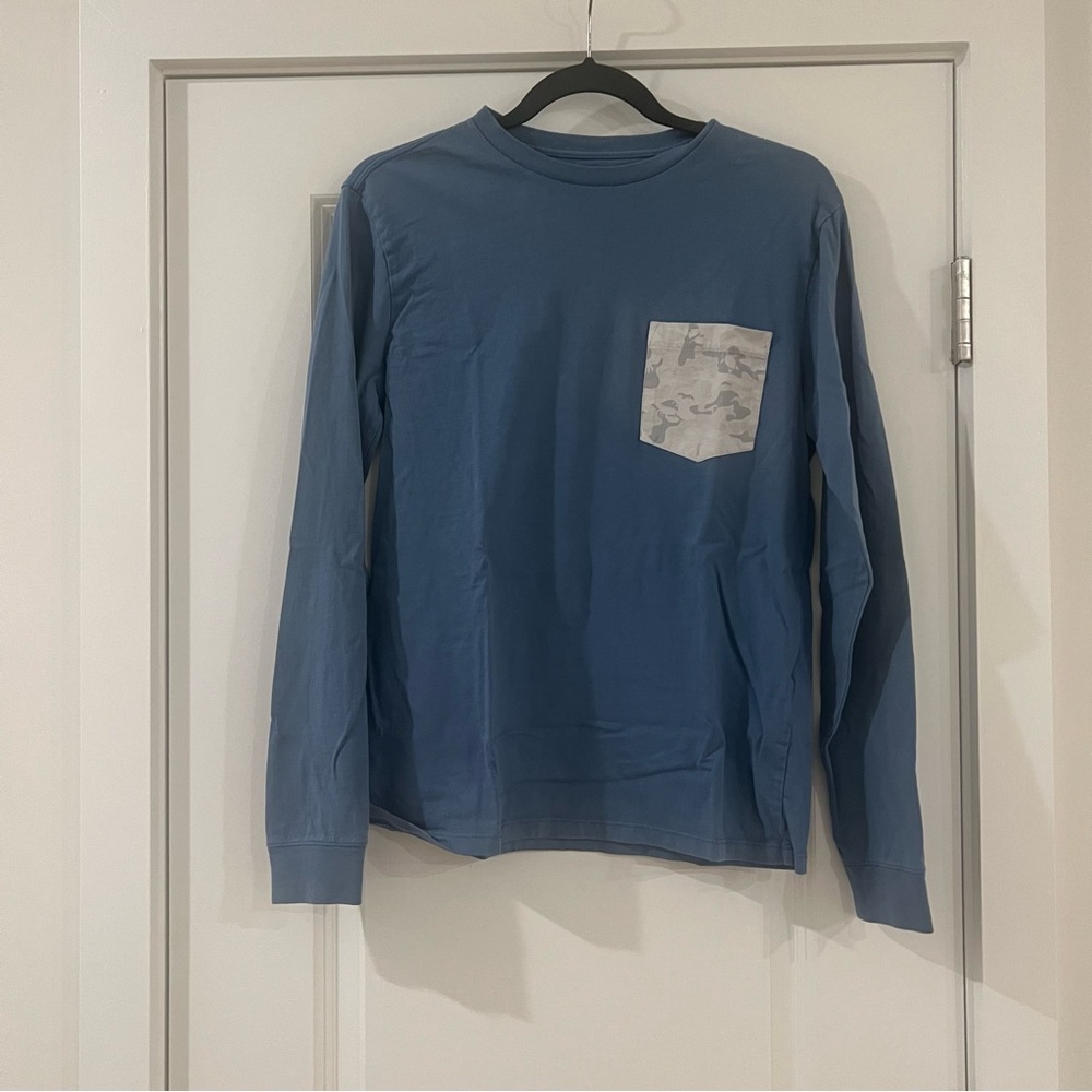 Vineyard Vines Blue Long Sleeve Tee with Gray Pocket